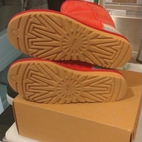 UGG boots. Wonderful. Like New. - Picture 4 of 4